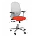 Silla Cilanco blanca malla blanca asiento bali naranja oscuro brazo regulable base cromada ruedas de parqué